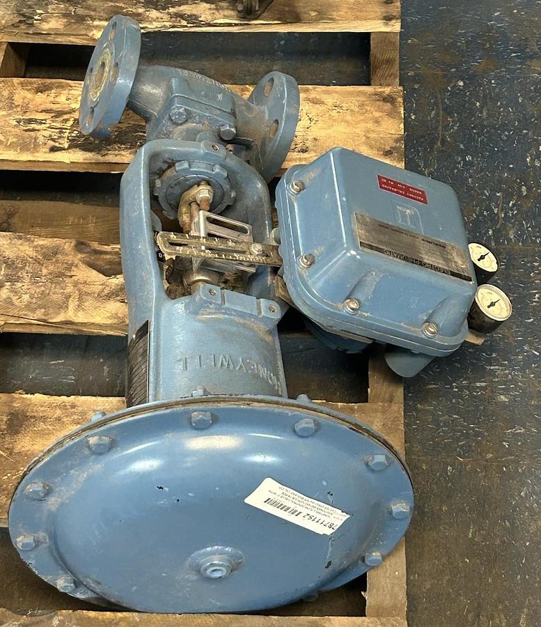 Used DEZURIK,851403-1D20-2J6-19-PDEL-AAA,ELECTRO-PNEUMATIC ACTUATOR VALVE 1"