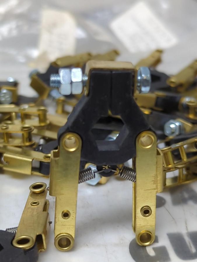 SACMI USA GROUP,8JJA09144D0000,CARBON BRUSH GRIPPER LOT OF 31 NOS