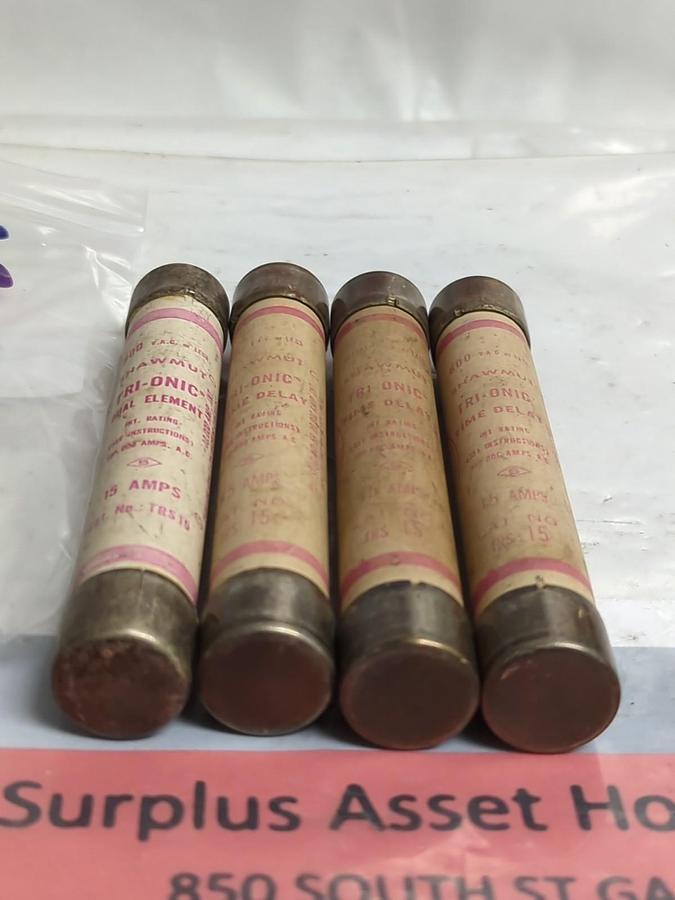 Used GOULD SHAWMUT,TRS15,TRI-ONIC 15 AMP FUSE LOT OF 4 PRE-OWNED
