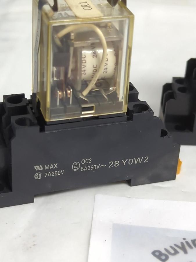 Used OMRON,MY2,RELAY W/ 28Y0W2 BASE LOT OF 4 PRE-OWNED