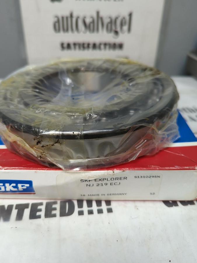 SKF,NJ 219 ECJ,CYLINDRICAL ROLLER BEARING 95MM BORE NOS
