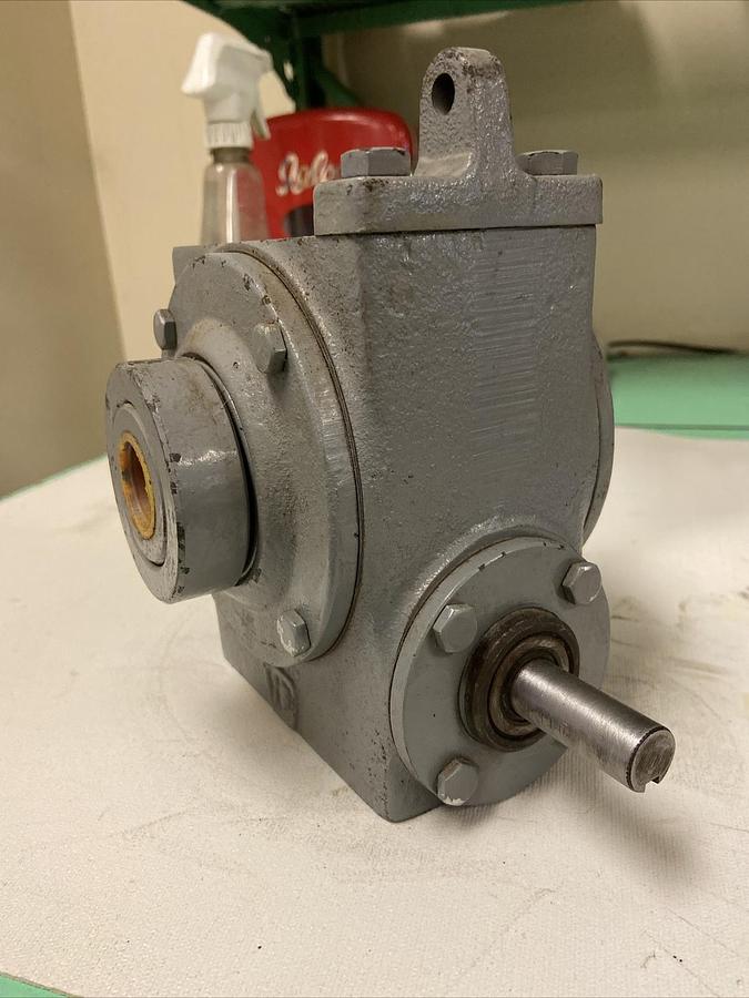 Hub City,02-20-10402-212,Gear Reducer Model 212 Ratio 5:1WR Style A