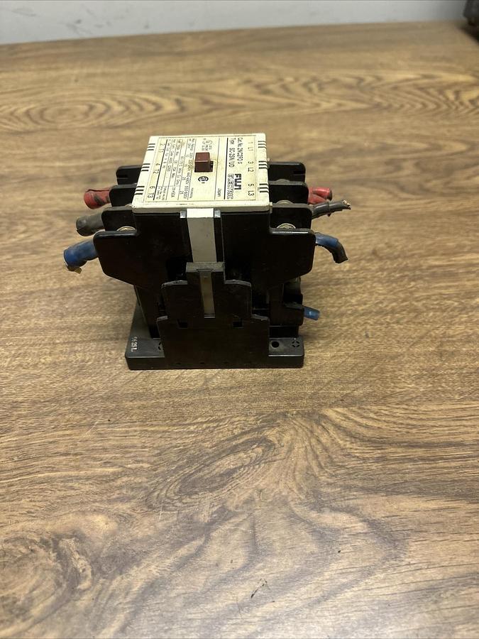 Used Fuji,2NC2F0,Magnetic Contactor 3-Pole