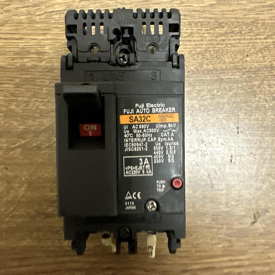 Used Fuji Electric,SA32C BB2ASC-003,Circuit Breaker