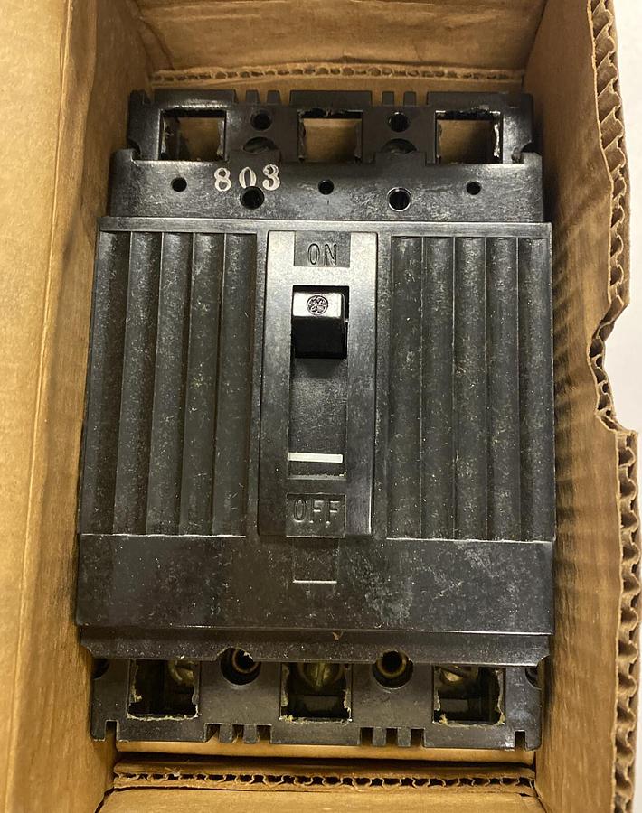 Used GENERAL ELECTRIC,TEF134015,CIRCUIT BREAKER 15A 3P 480V NEW