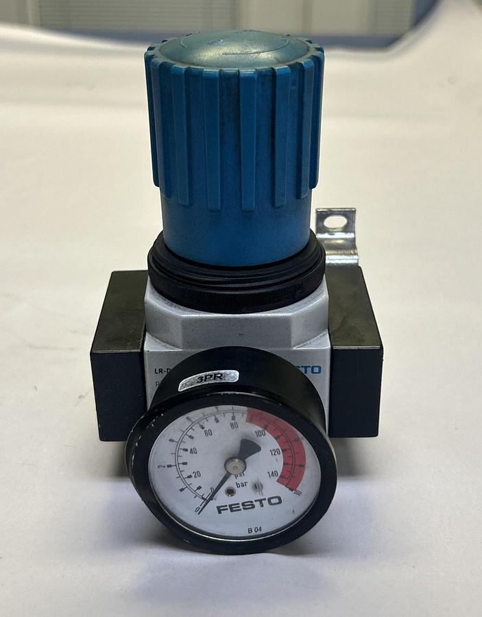 Used FESTO,LR-D-7-MIDI,PRESSURE REGULATOR W/ GAUGE
