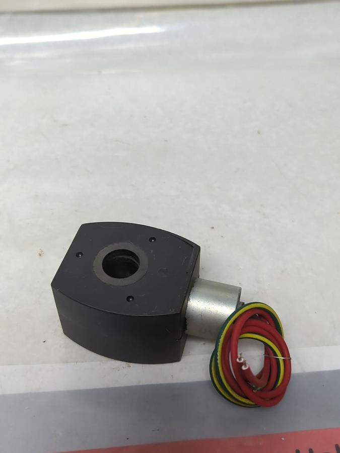 Used ASCO,272614-132-D,SOLENOID VALVE 120/60 FB PRE-OWNED