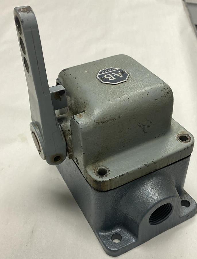 Used Allen-Bradley,DSK145,Limit Switch Series A 600V