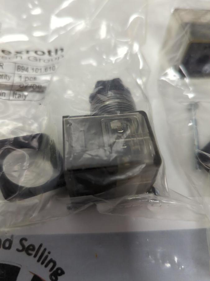 REXROTH,8941016102,SOLENOID VALVE CONNECTORS LOT OF 2 NOS