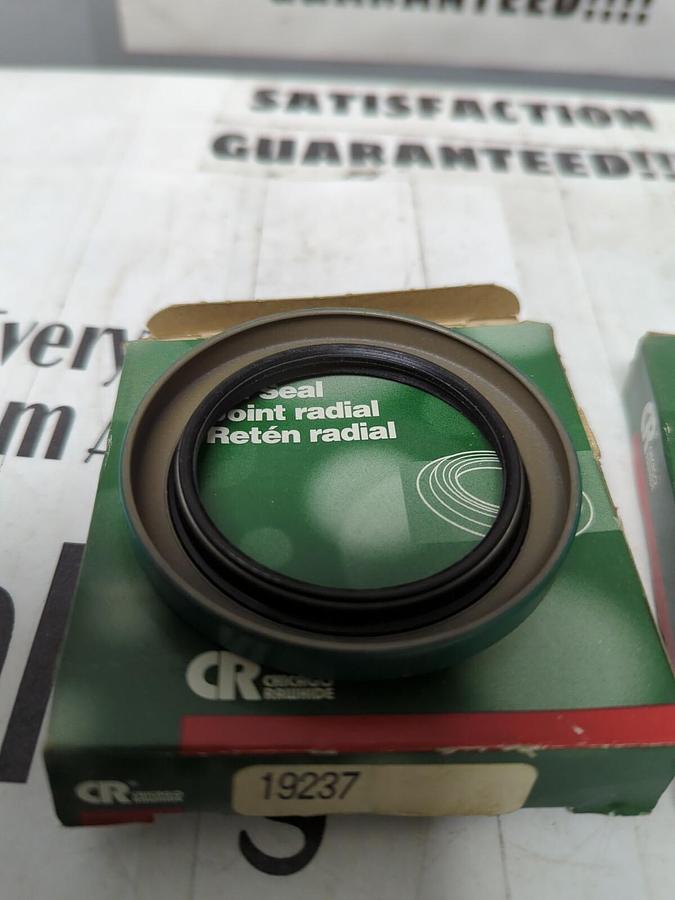 CHICAGO RAWHIDE,19237,OIL SEALS LOT OF 2 NOS