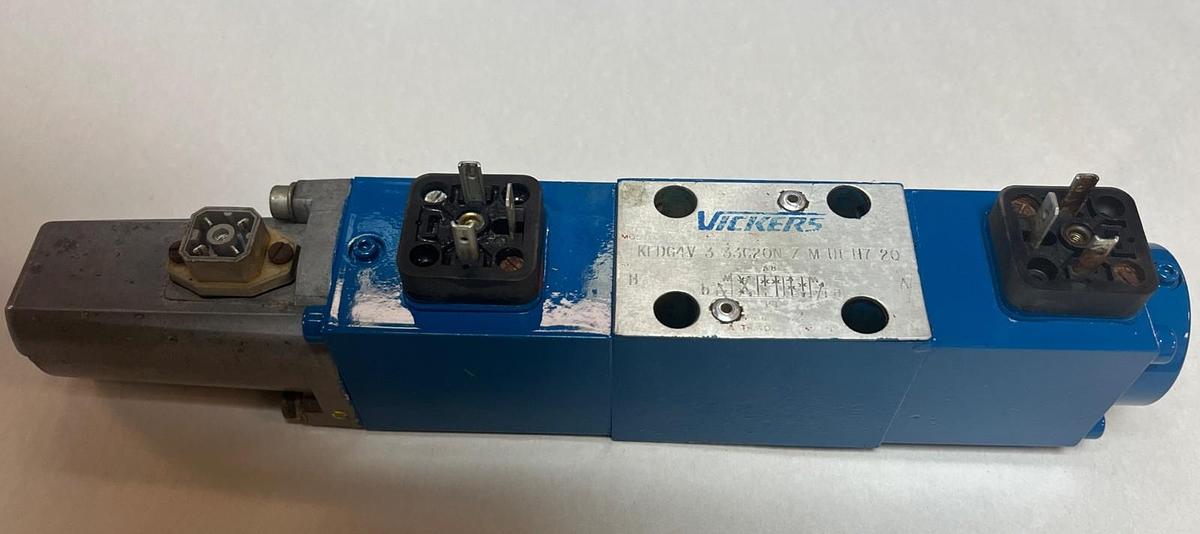 Used VICKERS,KFDG4V-3-33C20N-Z-M-U1-H7-20,PROPORTIONAL SERVO VALVE
