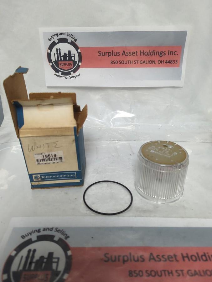 TELEMECANIQUE,XVAC371,WHITE NO BULB NOS