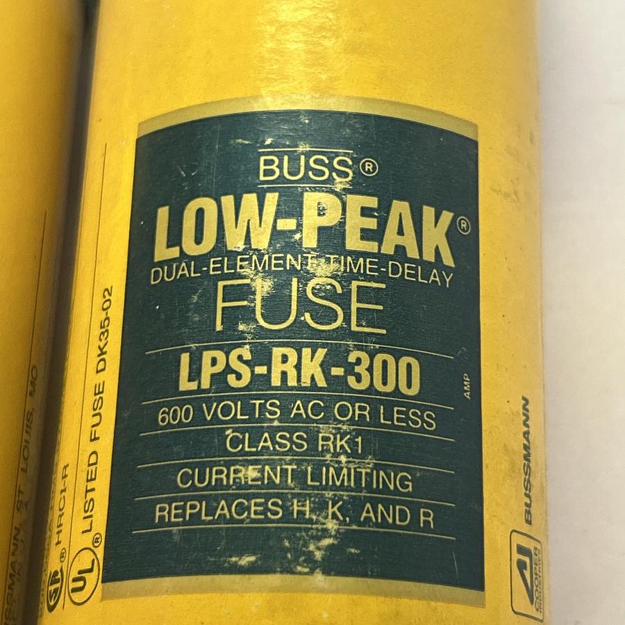 Used BUSSMANN,LPS-RK-300,LOW-PEAK FUSE 300A 600V LOT OF 2