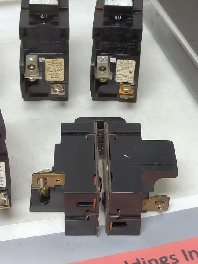 Used ARROW HART,P4240,PUSH-O-MATIC CIRCUIT BREAKER 40 AMP 2-POLE LOT OF 5 PRE-OWNED