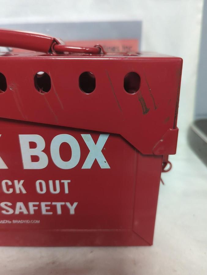 Used BRADY,LOCK-BOX,LOCK OUT SAFETY 9X6X3.5 INCHES PRE-OWNED