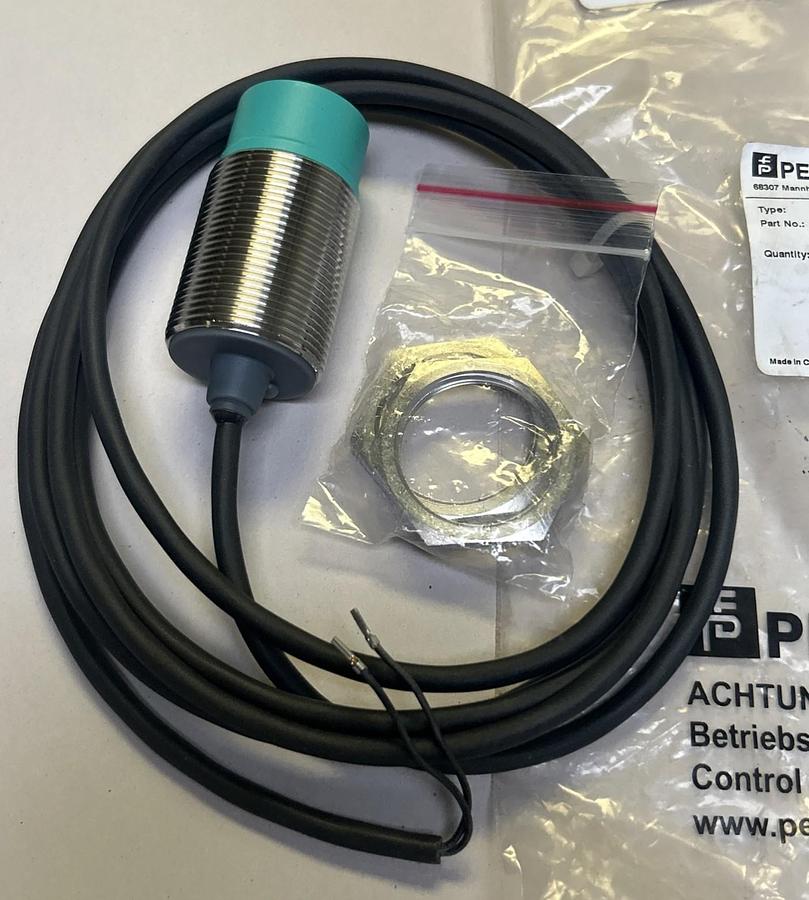 PEPPERL & FUCHS,3RG4024-0KB60-PF,INDUCTIVE SENSOR NOS