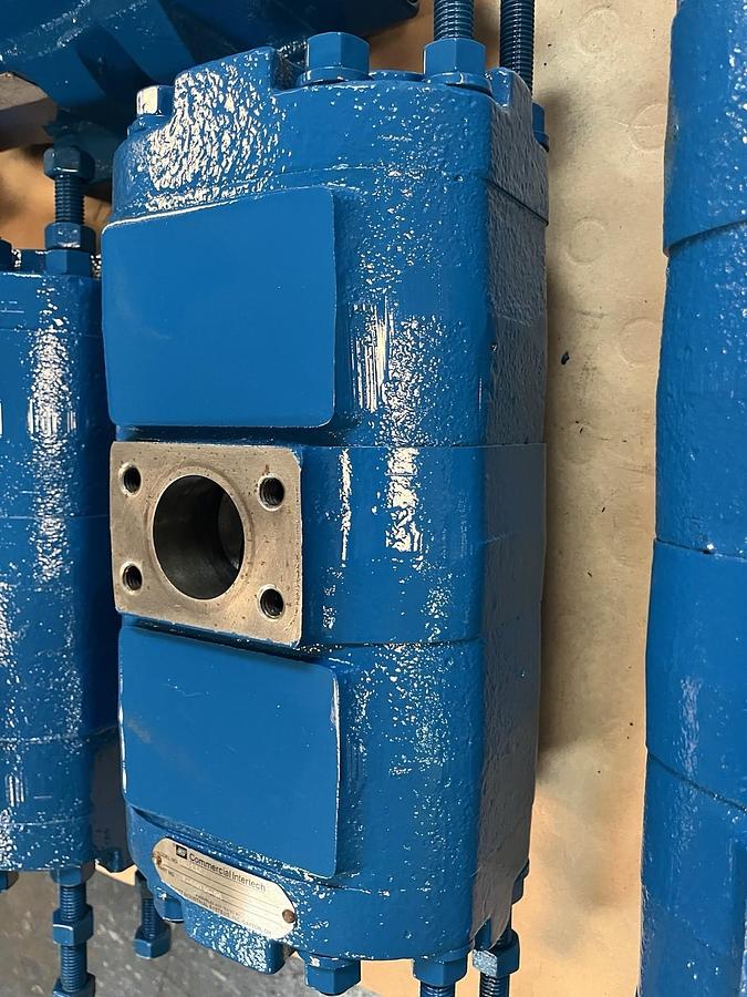 Used COMMERCIAL INTERTECH,D80432,HYDRAULIC VALVE FLOW DIVIDER