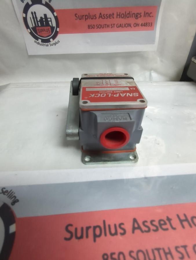 Used NAMCO,EA 080-11100,SNAP-LOCK LIMIT SWITCH PRE-OWNED