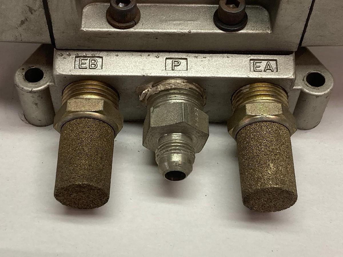 Used SMC,NVS4434-0009FP,Directional Valve 110/120V 50/60Hz 0.20A