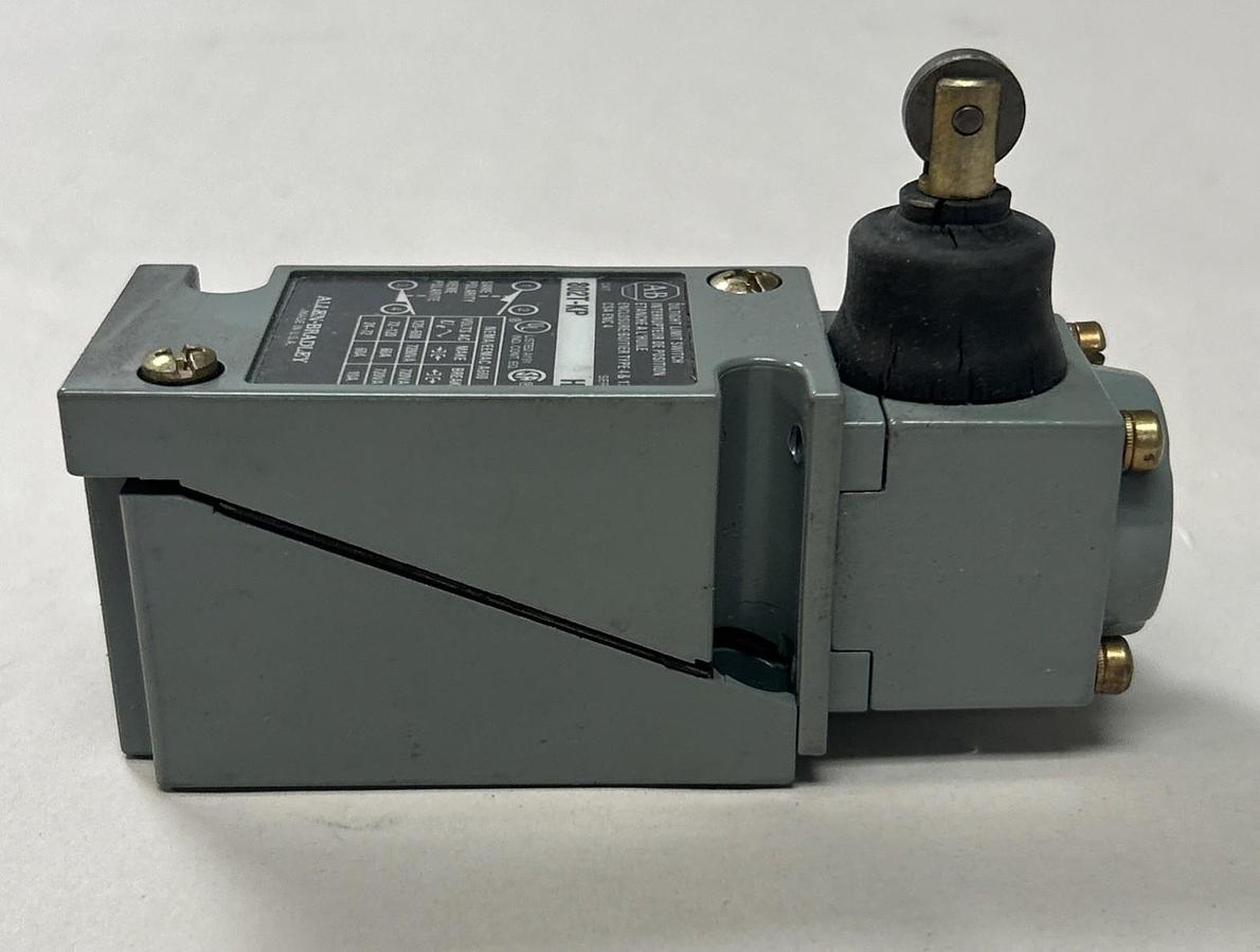 ALLEN BRADLEY,802T-KP,OILTIGHT LIMIT SWITCH NOS