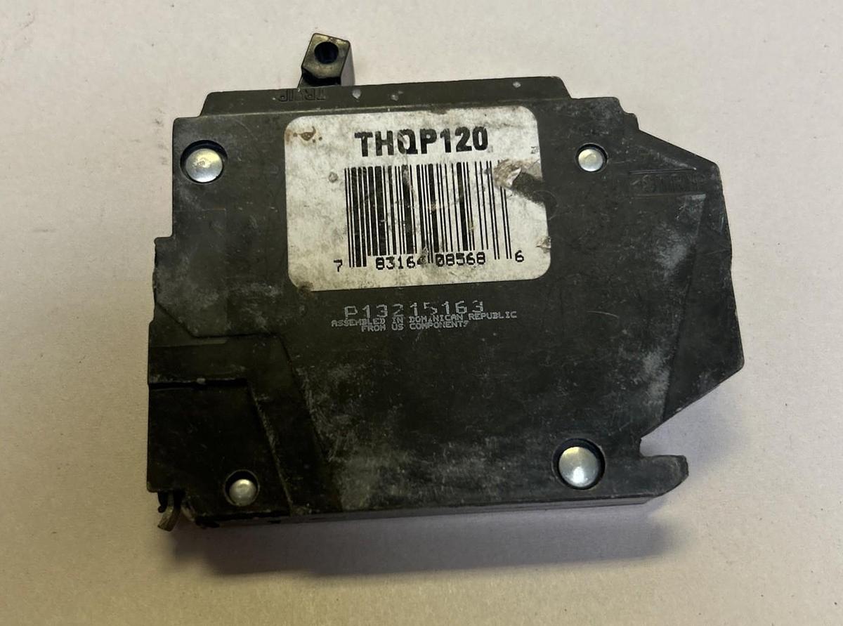 Used GENERAL ELECTRIC,THQP120,CIRCUIT BREAKER 20A 120./240V 1P LOT OF 5