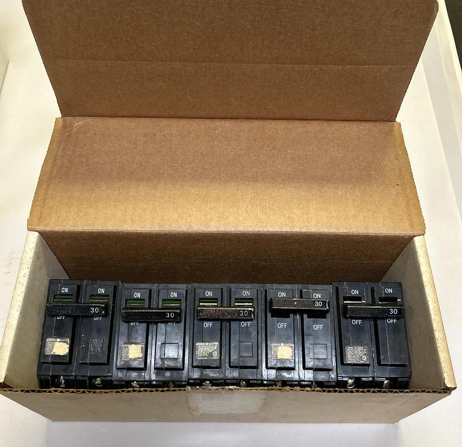 Used GENERAL ELECTRIC,NP1578013P105,CIRCUIT BREAKER 30A 120/240V 2P LOT OF 5