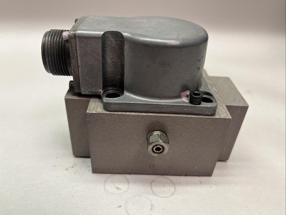 Used INDUSTRIAL SERVO HYDRAULICS,77-553,SERVO VALVE