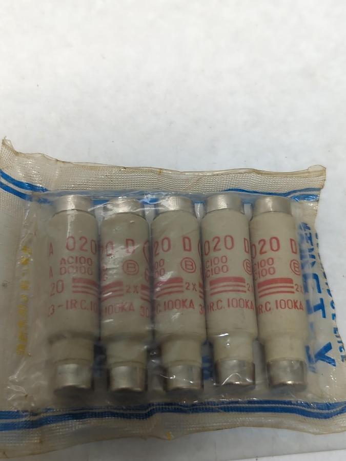 FUJI ELECTRIC,BLA 020,FUSES 20 AMP PACK OF 5 NEW