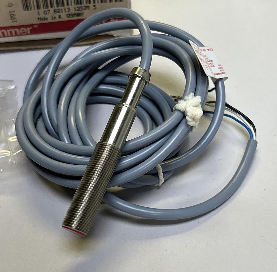 CUTLER-HAMMER,E57MCL12T110,TUBULAR INDUCTIVE PROXIMITY SENSOR NOS