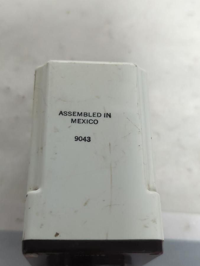 Used ALLEN BRADLEY,700-HT12AA1,SERIES A TIME DELAY 0.1 TO 10 SEC PRE-OWNED