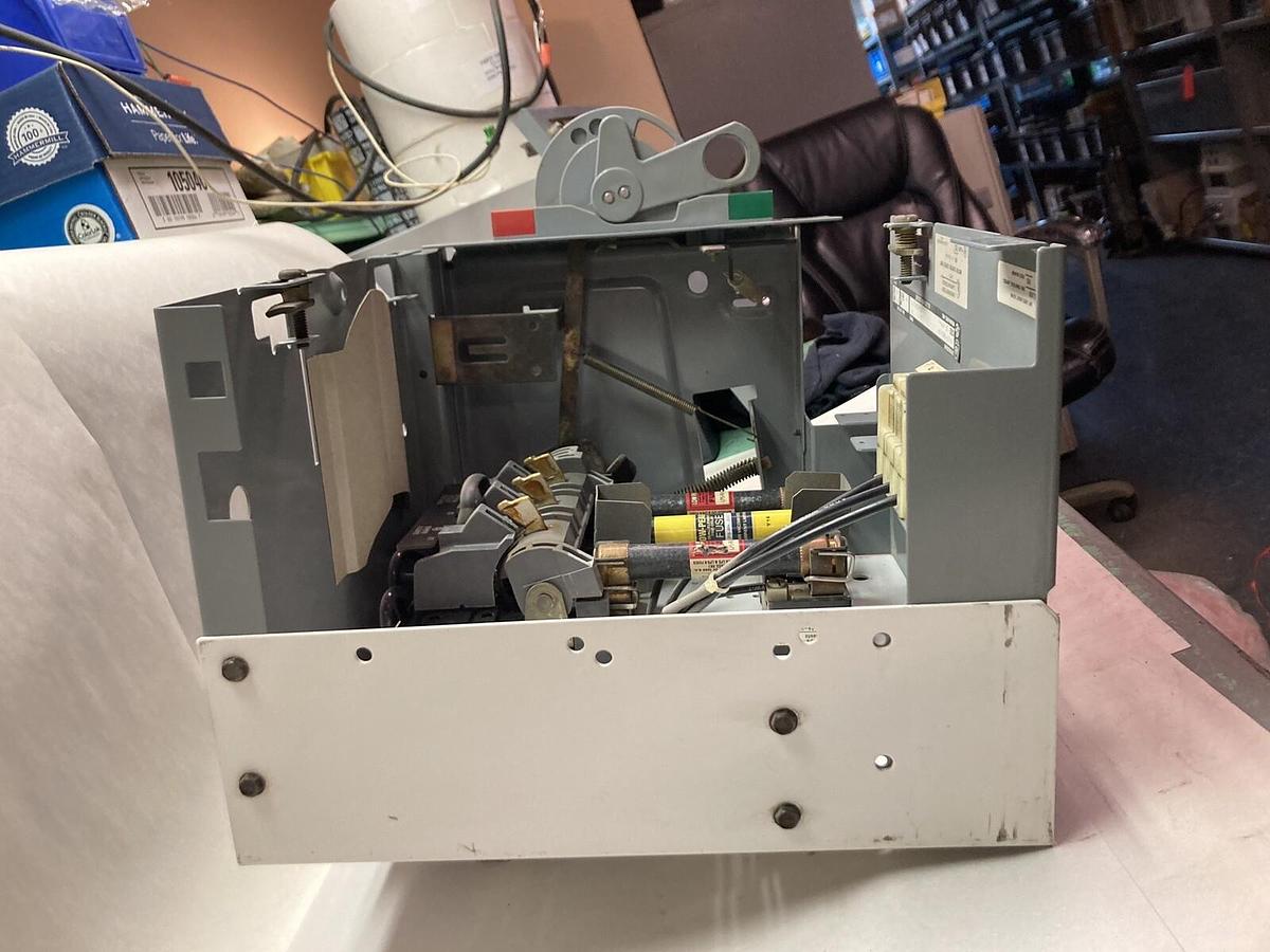 Used Allen Bradley,2100 2192F,60 Amp 12 INCH Fused MCC Disconnect Feeder Bucket