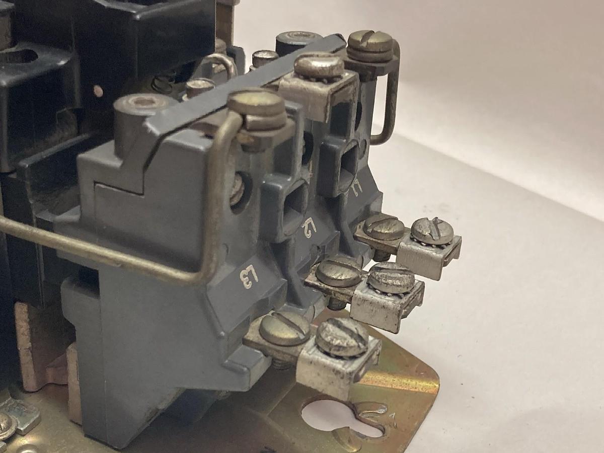 Used Allen-Bradley,71A01,Contactor 110/95V 60/50Cy