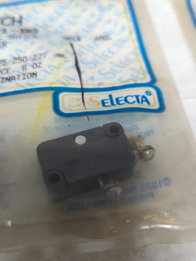 SELECTA,V3-101-BG,MINI BASIC SWITCH 11 AMP 125/250/277 VAC LOT OF 2 NOS