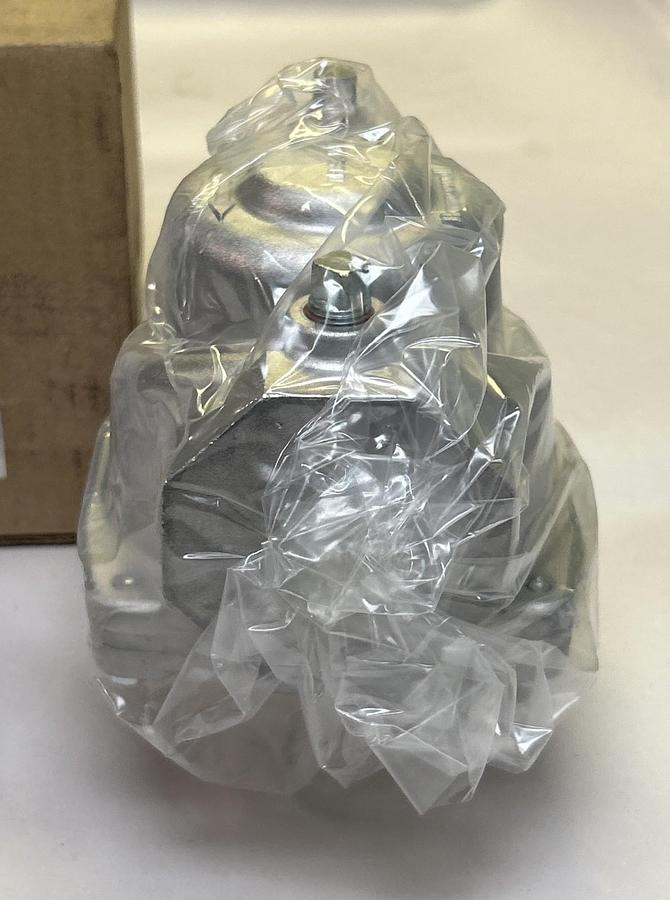 HONEYWELL,V5055A1343,INDUSTRIAL GAS VALVE 3/4INCH NPT NOS