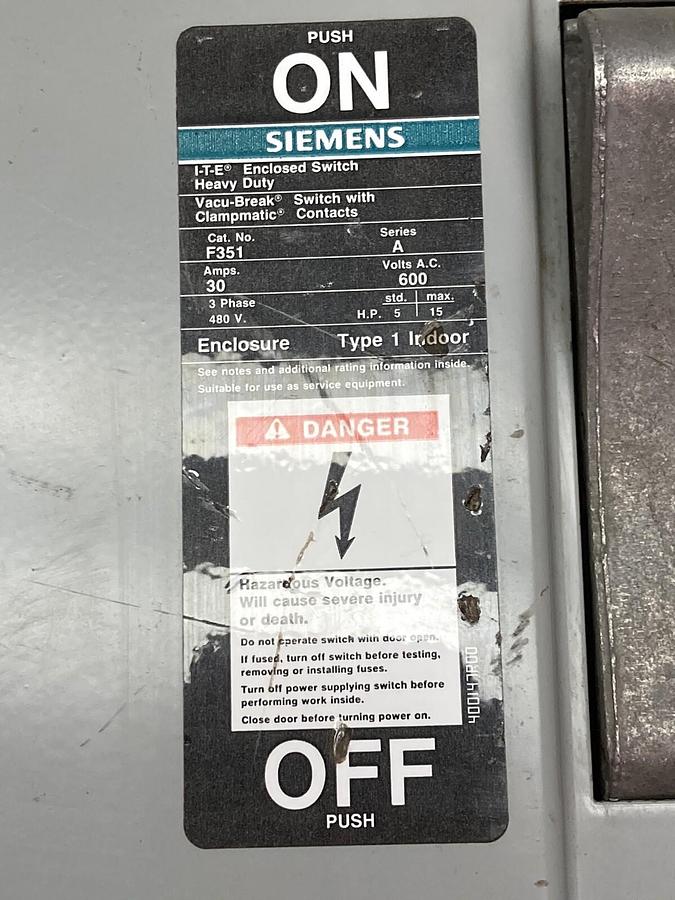 Used Siemens,F-351,Heavy Duty Enclosed Safety Switch Type 1 Series A 30A