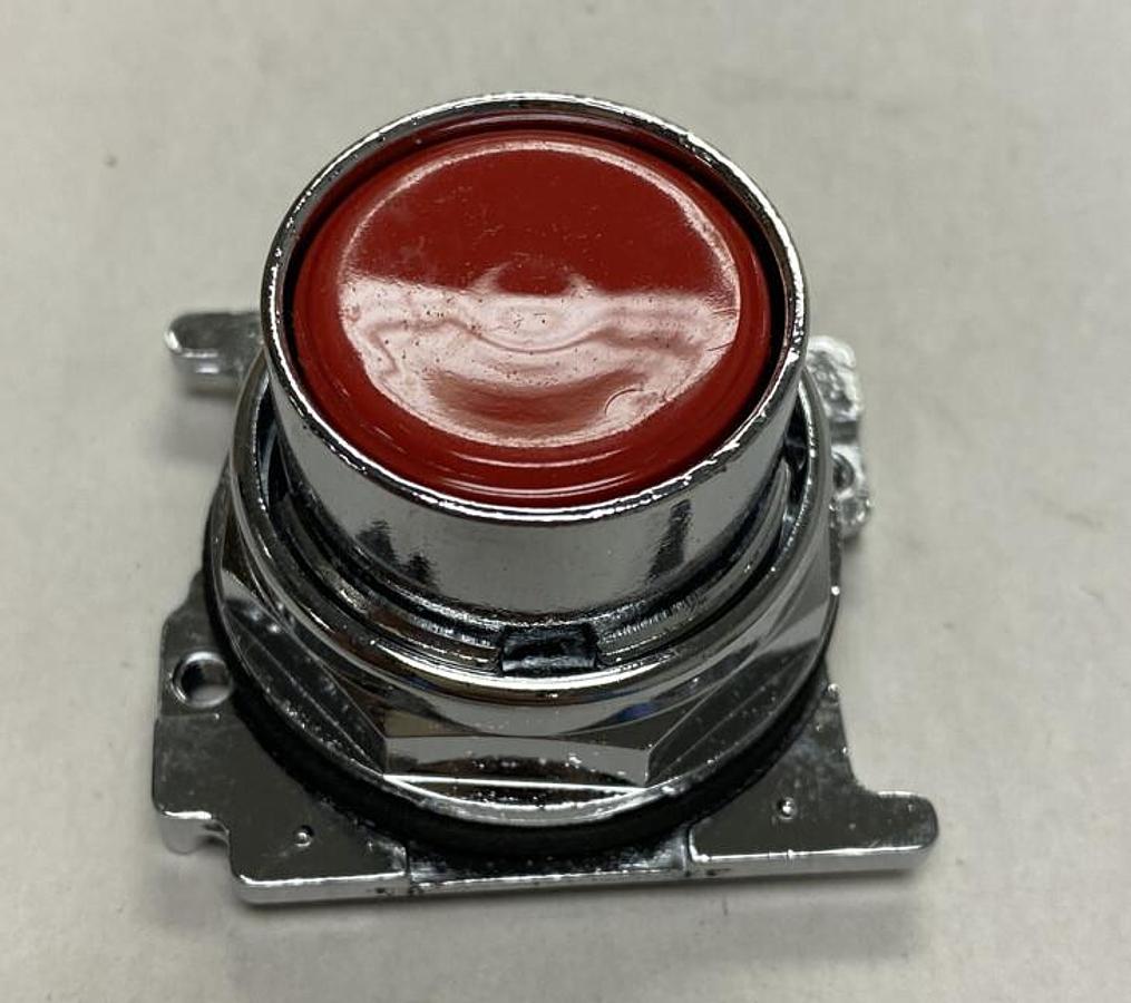 Used Eaton,10250T102,Push button Operator Series A1 NOS