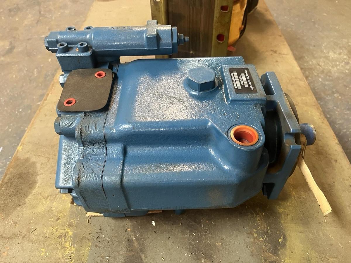 Used VICKERS,PVH98QIC-RF-1S-10-CM7-31,HYDRAULIC PISTON PUMP