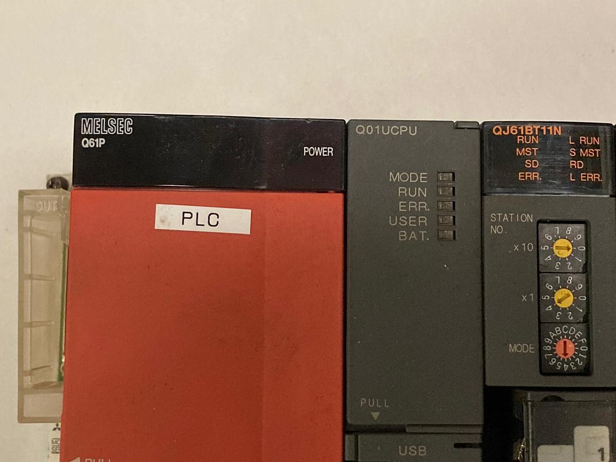 Used Mitsubishi,Q61P Q01UCPU QJ61BT11N  x2 QD75MH2 QX42 QY42P,Rack Assembly