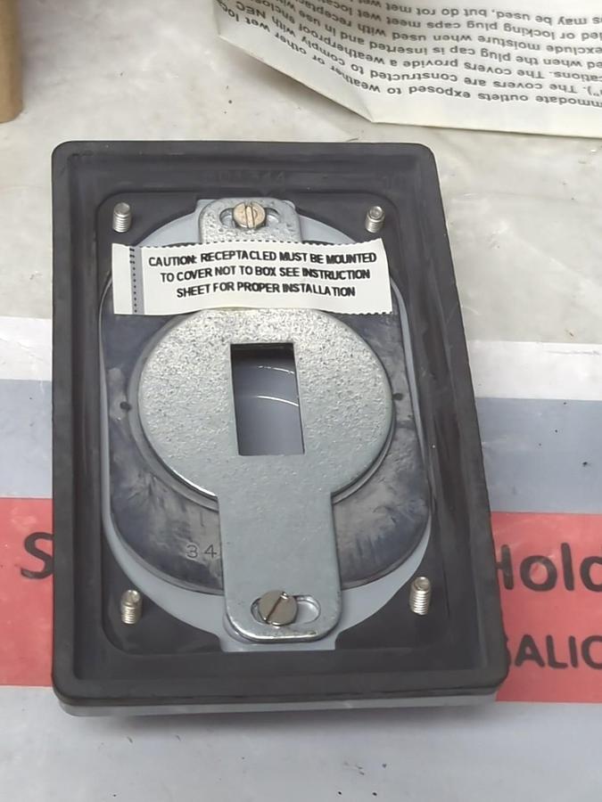 APPLETON,FSKWT2,SINGLE COVER FOR TOGGLE SWITCHES 1-19/32" OPENING NOS