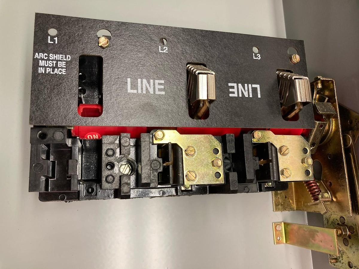 Used GE,TG3224,Fusible DISCONNECT Safety Switch 200A 240Vac Model: 8