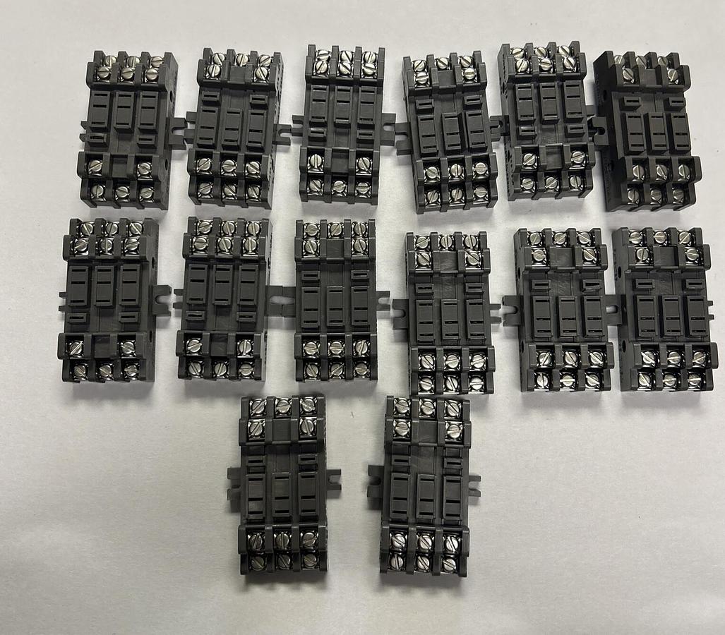 IDEC,SL-711,RELAY SOCKET LOT OF 14 NOS