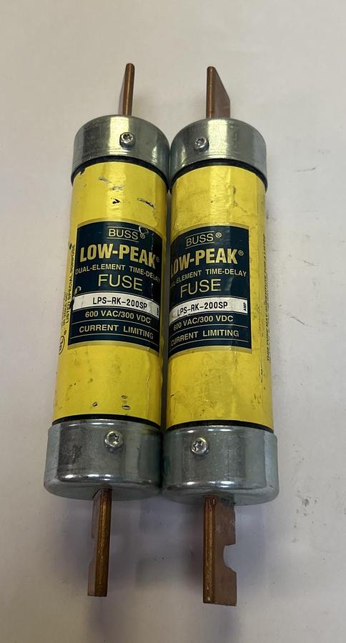 Used COOPER BUSSMANN,LPS-RK-200SP,LOW-PEAK FUSE 200A 600V LOT OF 2