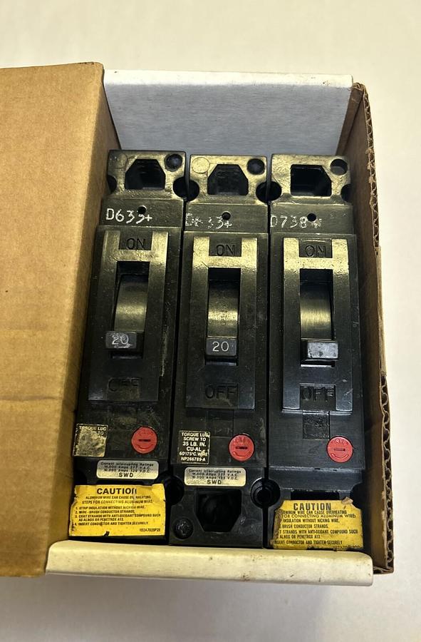 Used GENERAL ELECTRIC,TED113020,CIRCUIT BREAKER 20A 277V 1P LOT OF 3