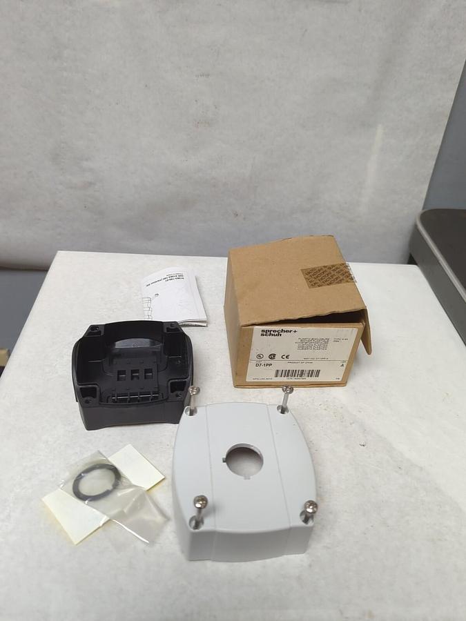 SPRECHER & SCHUH,D7-1PP,PLASTIC ENCLOSURE TYPE 4.4X NOS