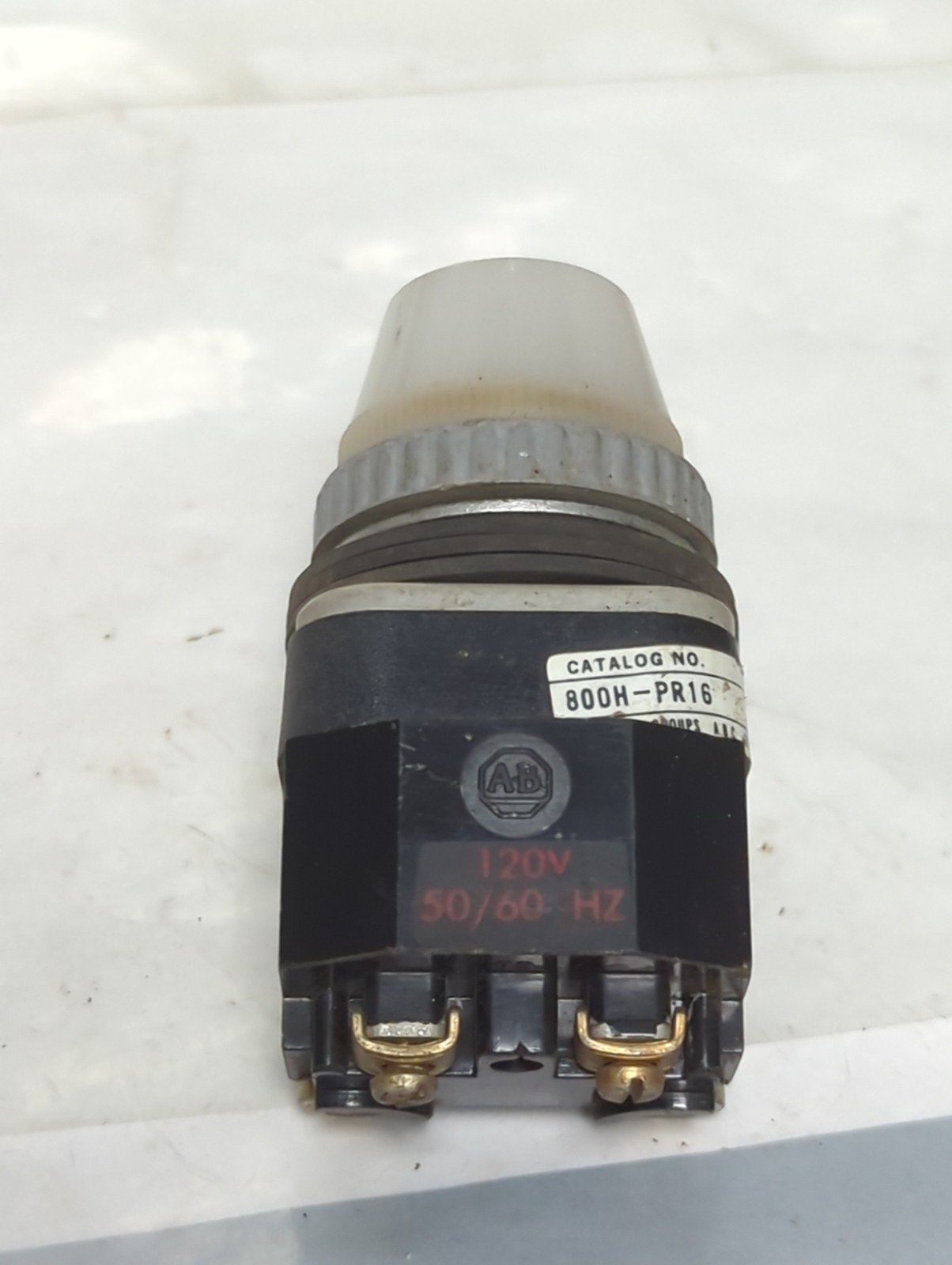 Used ALLEN BRADLEY,800H-PR16,SERIES C PILOT LIGHT WHITE PRE-OWNED