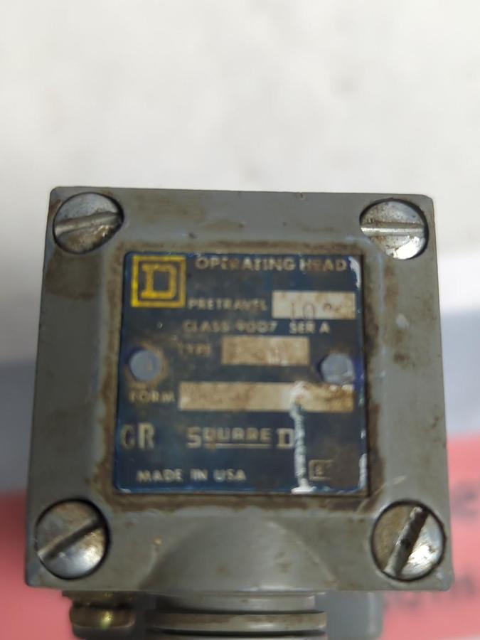 Used SQUARE D,9007 C5482,SERIES A LIMIT SWITCH PRE-OWNED