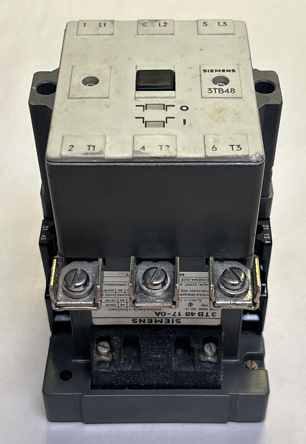 Used SIEMENS,3TB4817-0A,CONTACTOR SIZE 3 600V 3P