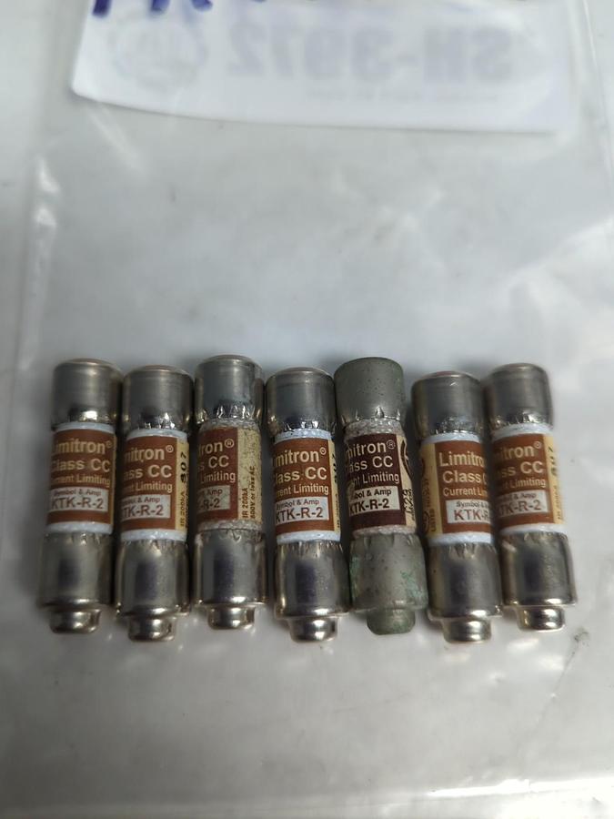 Used COOPER BUSSMANN,KTK-R-2,LIMITRON 2 AMP FUSE LOT OF 7 PRE-OWNED