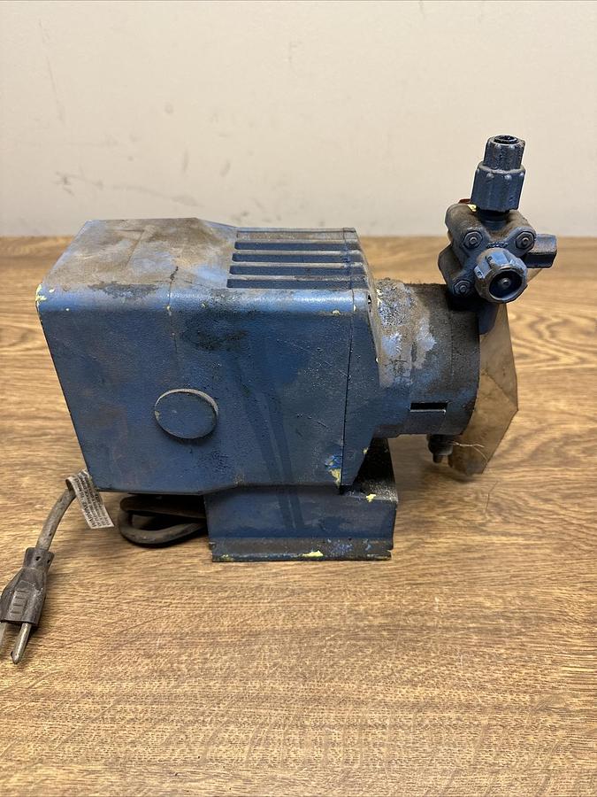 Used Liquid Metronics,A341-152S,Dosing Pump