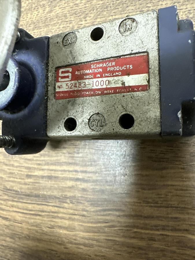 Used Schrader Automation,52483-1000,Directional Control Valve